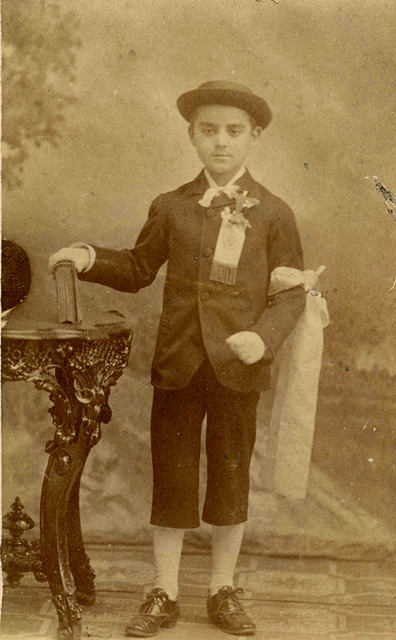 Albert Ferland, lors de sa première communion.