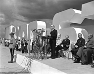 Inauguration des travaux pour la cration des les de l'Expo.