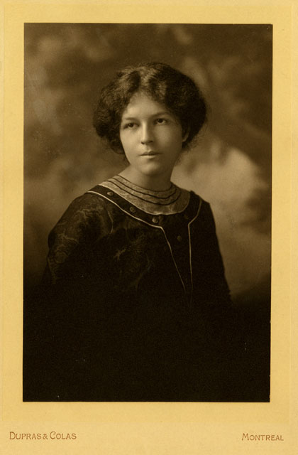 Marie, fille de Marie Gérin-Lajoie, première bachelière de l’École d’enseignement supérieur.