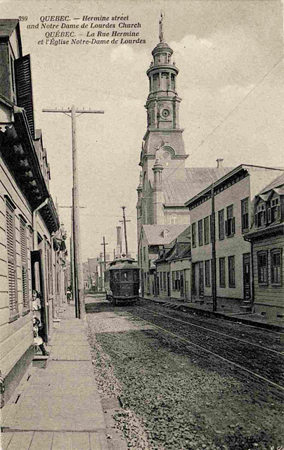 Tramway circulant rue Hermine.